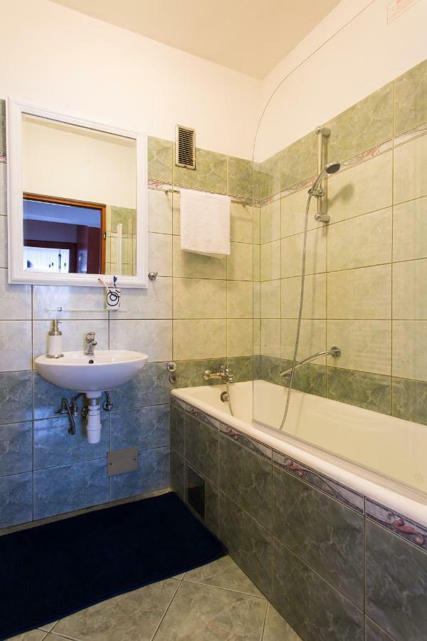 Apartment Bonbon Загреб Экстерьер фото